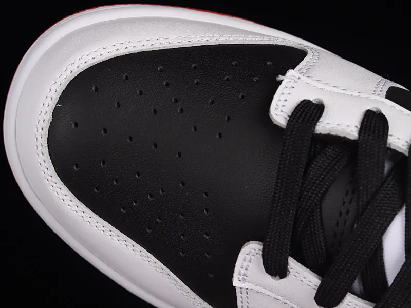 All categories Nk SB Dunk series Nk SB Dunk Low low-top sneakers C version Nk Dunk Low white, black and red color matching SB low-top sports and leisure sneakers FD9762-061